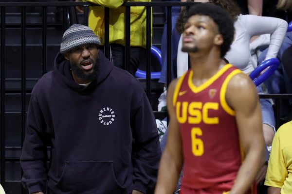 Bronny James recebe orientações do Pai, LeBron James