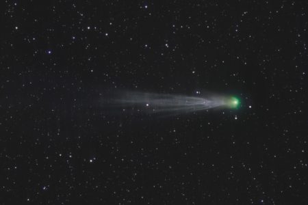 Imagem colorida de cometa 12P/Pons-Brooks - Metrópoles