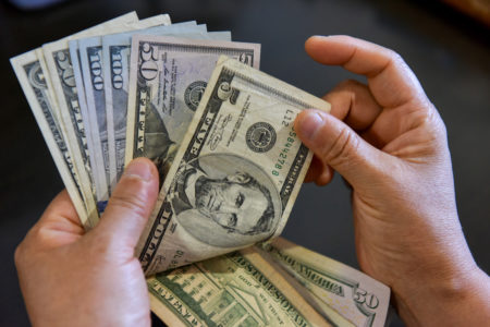 Dólar - Dinheiro - aumento do dólar - queda do dólar