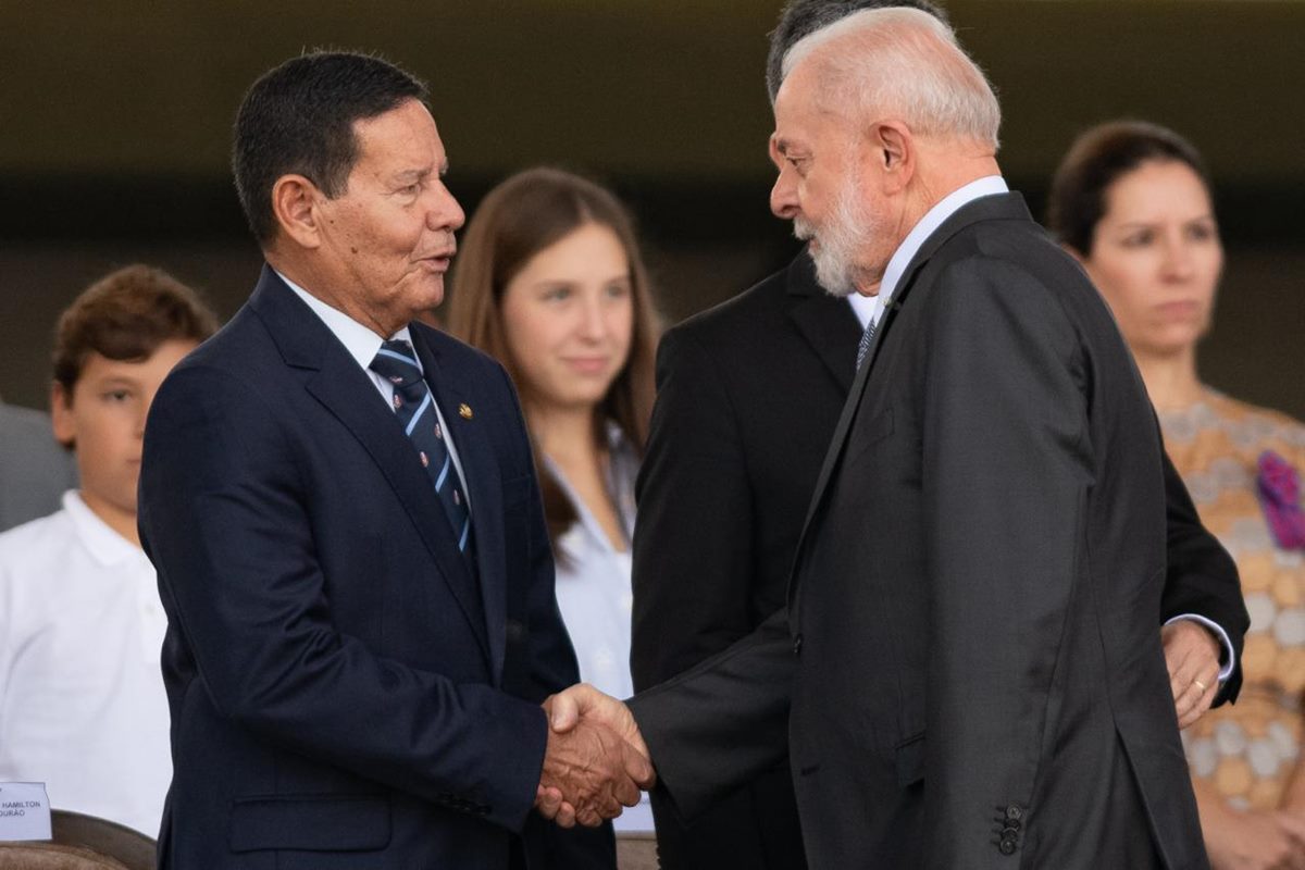 Lula com Hamilton Mourão