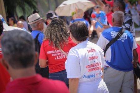 Mobilização de servidores da educação para reajuste 7