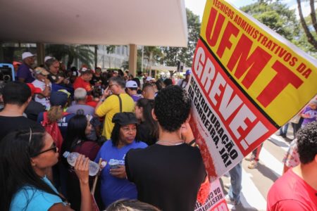 Mobilização de servidores da educação para reajuste 7