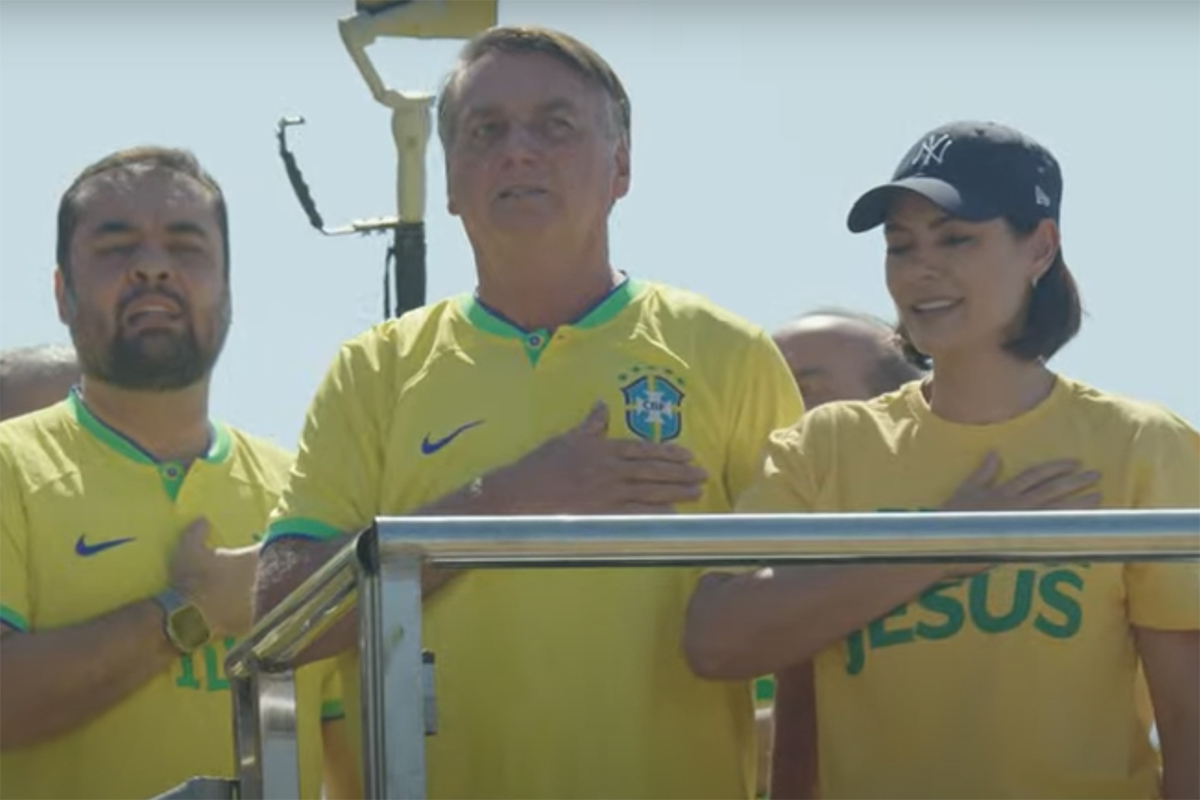 Claudio Castro, Jair Bolsonaro e Michelle Bolsonaro, em manifestação no Rio -- Metrópoles