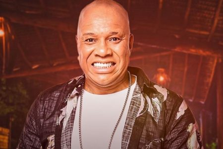 Anderson Leonardo posa para a divulgação de mais uma música - Metrópoles