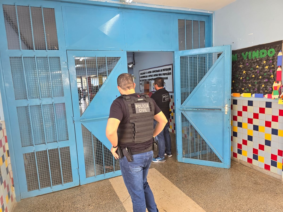 Imagem colorida de escola no DF