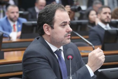 Foto colorida do deputado federal Glauber Braga - Metrópoles
