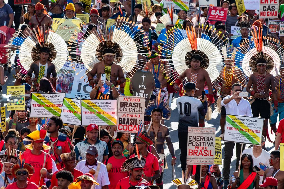 Marcha dos povos indígenas em Brasília