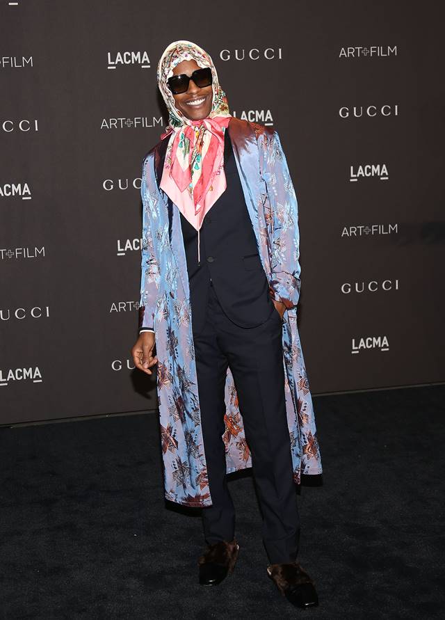 Na imagem com cor, o rapper norte-americano A$ap Rocky - Metrópoles
