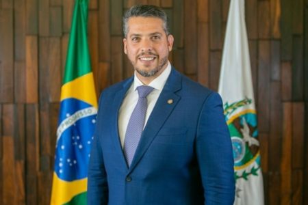 Imagem colorida mostra deputado estadual Rodrigo Amorim - metrópoles