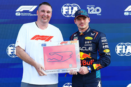 Imagem colorida de Max Verstappen no Gp de Miami - Metrópoles
