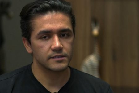 Imagem mostra homem com camiseta preta; ele é Fernando Sastre Filho, preso após atropelar e matar motorista de aplicativo com seu porsche - Metrópoles