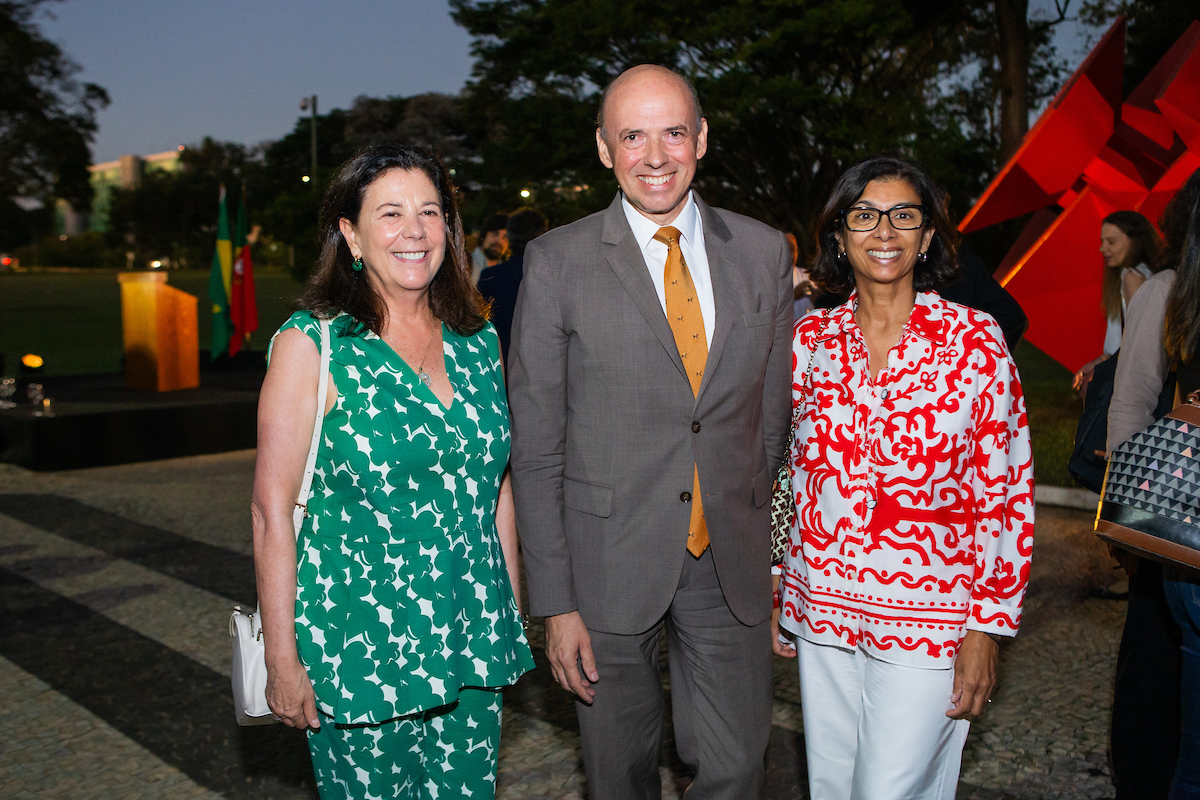 Maria Del Mar Fernandez-Palacios, embaixadora da Espanha, Peter Claes, embaixador da Bégica e Alexandra Costa