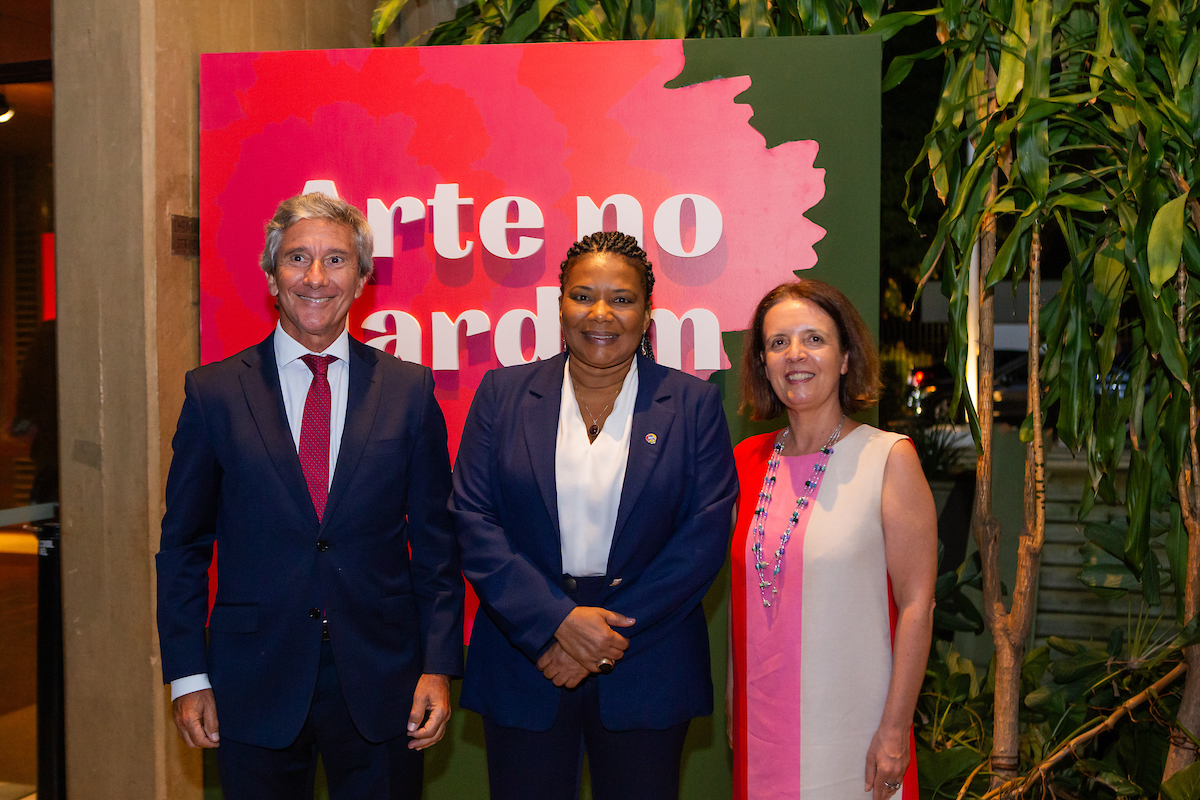 Luis Faro Ramos, embaixador de Portugal, ministra da Cultura, Margareth Menezes e Alexandra Pinho