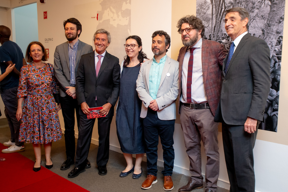 Diretora do Instituto Camões, Alexandra Pinho; O subsecretário do Patrimônio Cultural do DF, Felipe Ramon; Embaixador da Portugal no Brasil, Luís Faro Ramos; curadora, Elisa Alberani; curador, Miguel Cardina; curador, Vicenzo Russo e; Embaixador da Itália no Brasil, Alessandro Cortese