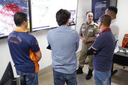 imagem colorida comite de crise bombeiros goias - Metrópoles