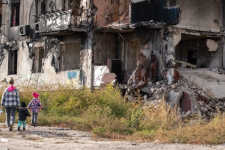 Imagem colorida dos destroços na Ucrânia - Metrópoles