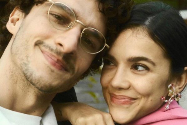 foto colorida dos rostos de Manu Gavassi e Jullio Reis - metrópoles