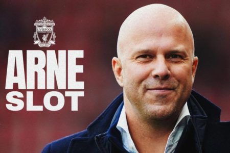 Imagem colorida de Arne Slot no Liverpool - Metrópoles