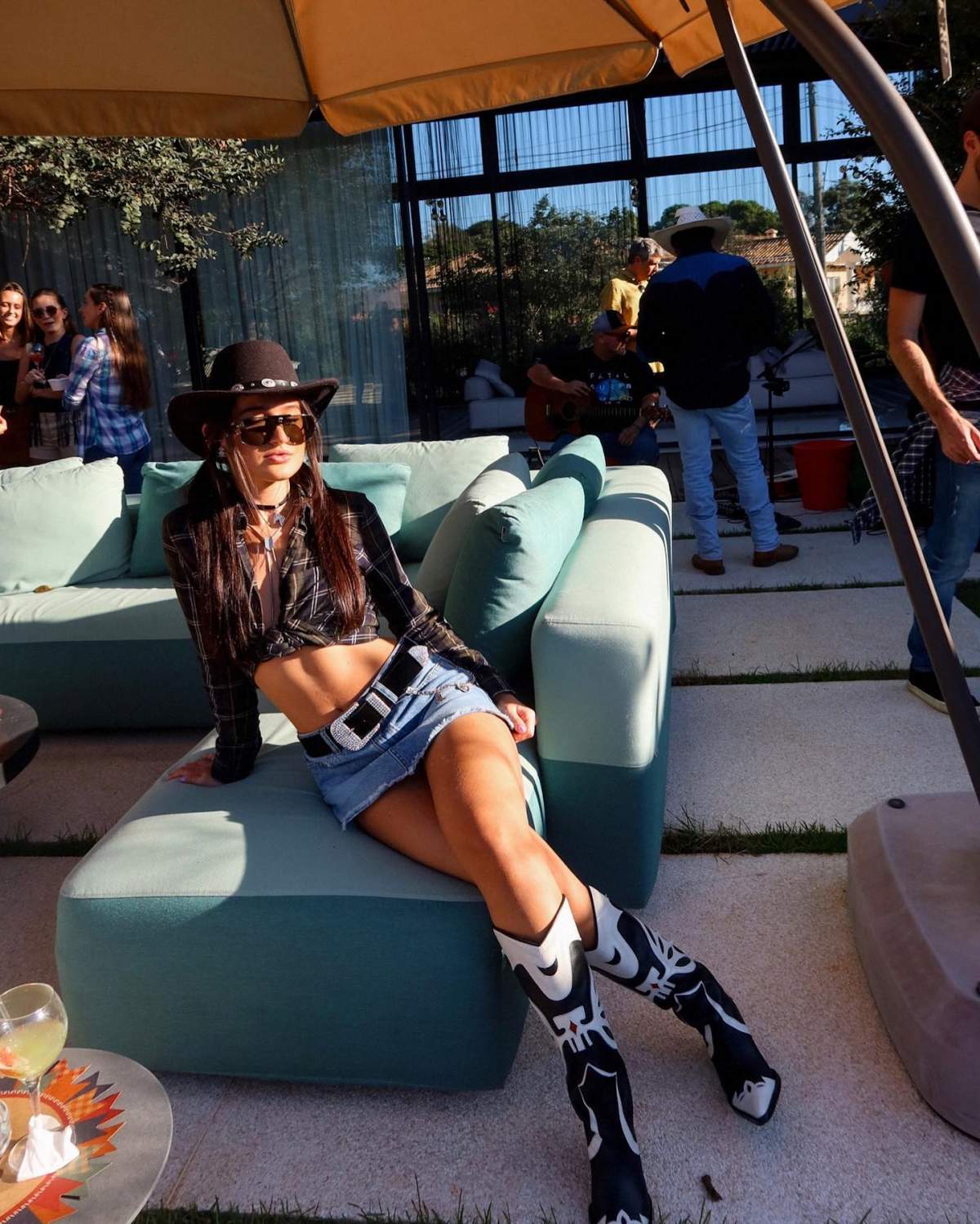 Foto de looks cowgirl - metrópoles