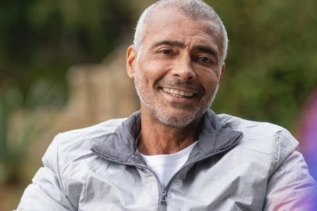 Foto colorida de Romário - Metrópoles