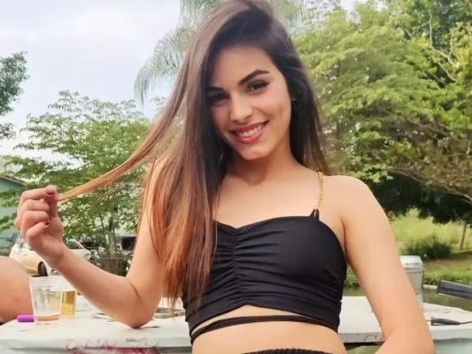 Foto colorida de Isabelly Aparecida Ferreira Moro, de 23 anos - Metrópoles