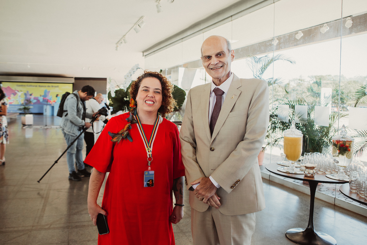 Maria Cruz e o secretário de Relações Internacionais do DF Paco Britto