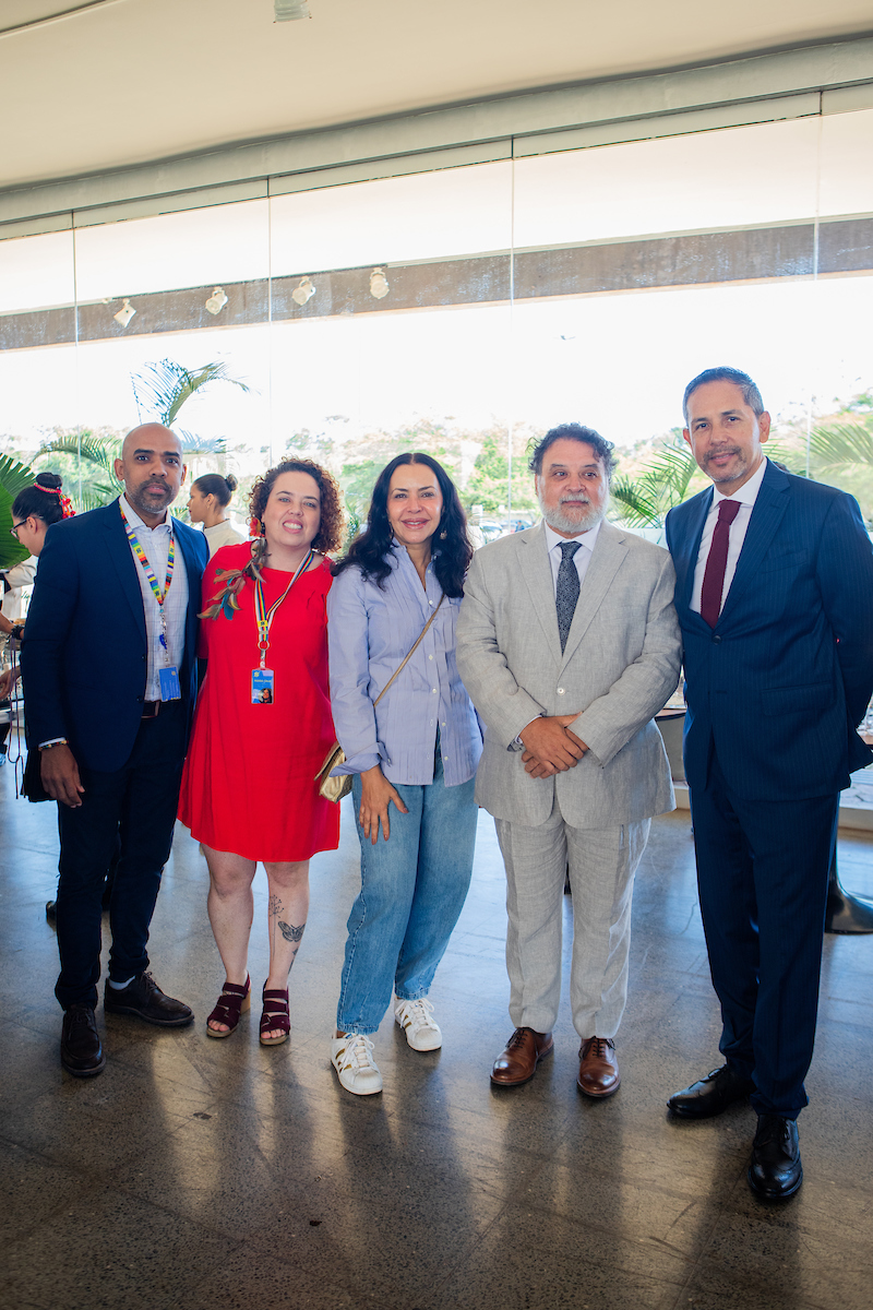 Julio Paranagua; Maria Cruz,; Claudia Meireles; Rodolfo de Athayde; e o Embaixador Peru, Romulo Acurio