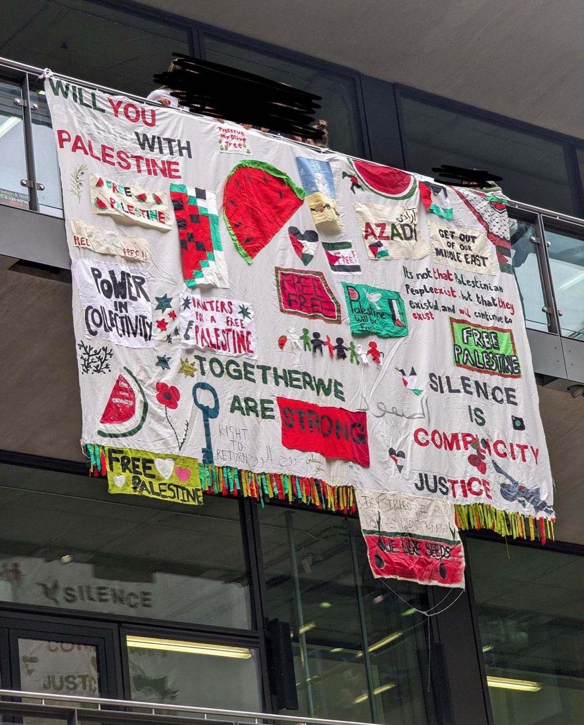 estudantes protestam pela palestina em desfile de moda - metrópoles
