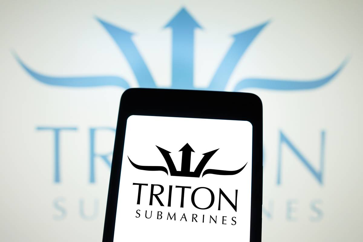 Larry Connor e o CEO da Triton Submarines, Patrick Lahey, planejam mergulhar mais de 3.800 metros até o local dos destroços do Titanic