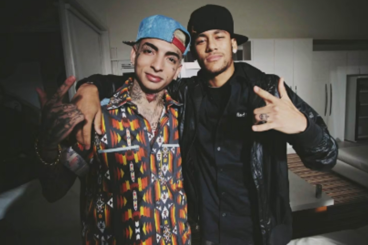 Neymar e MC Guimê nos bastidores do clipe País do futebol
