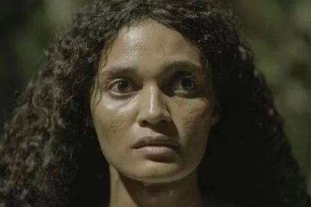 Foto colorida de Marianinha (Gabriella Cristina), em Renascer