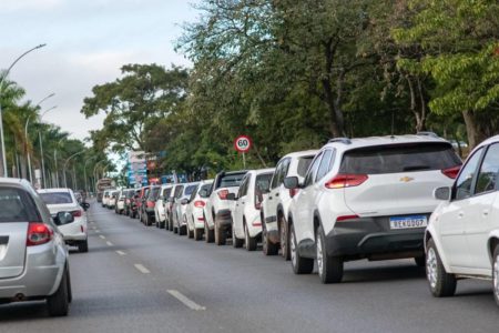 Fila de carros