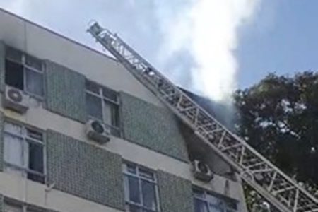 Apartamento em incêndio - Metrópoles