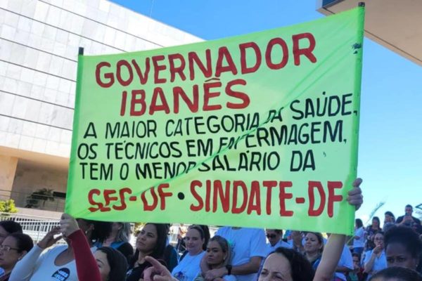 Foto colorida cartaz ibaneis enfermagem