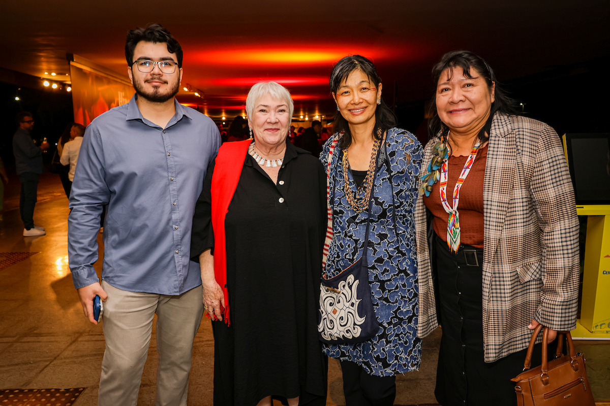 Lançamento da exposição Hiromi Nagakura até a Amazônia com Ailton Krenak