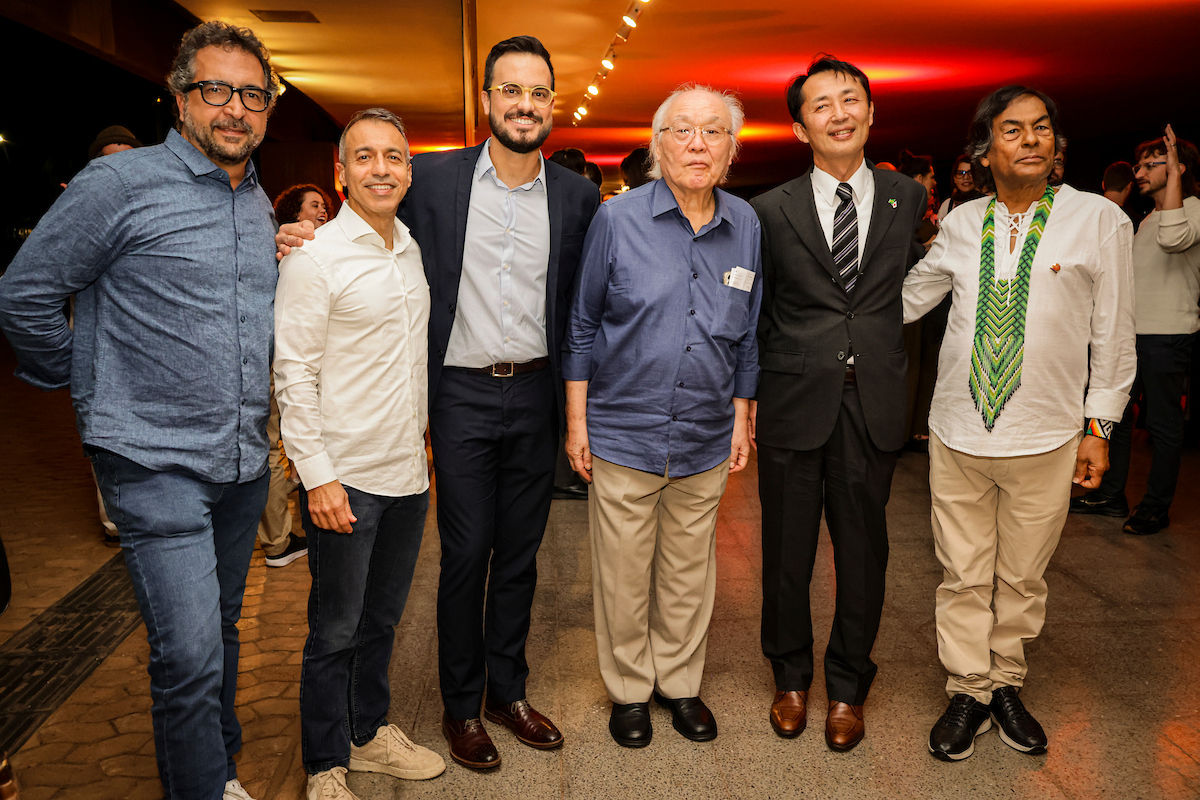Lançamento da exposição Hiromi Nagakura até a Amazônia com Ailton Krenak