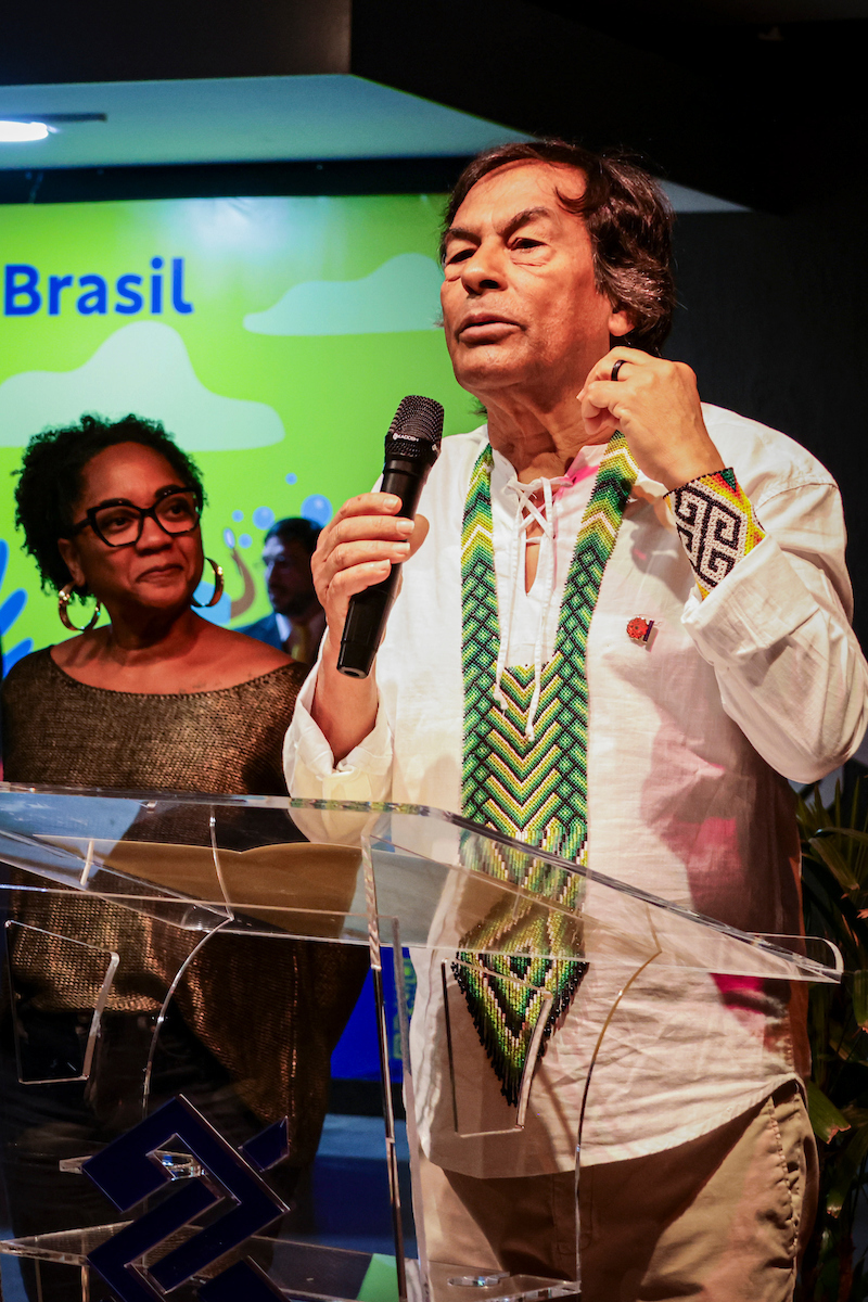 Lançamento da exposição Hiromi Nagakura até a Amazônia com Ailton Krenak