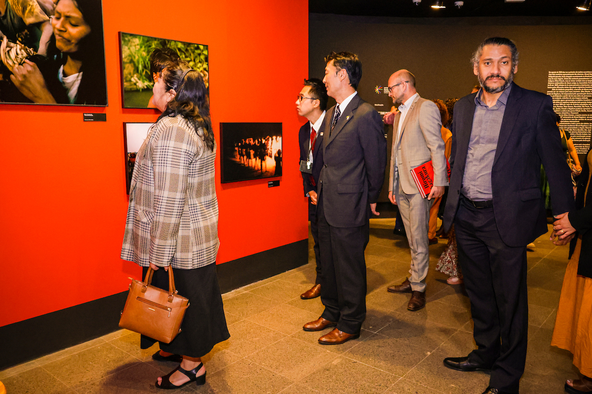 Lançamento da exposição Hiromi Nagakura até a Amazônia com Ailton Krenak