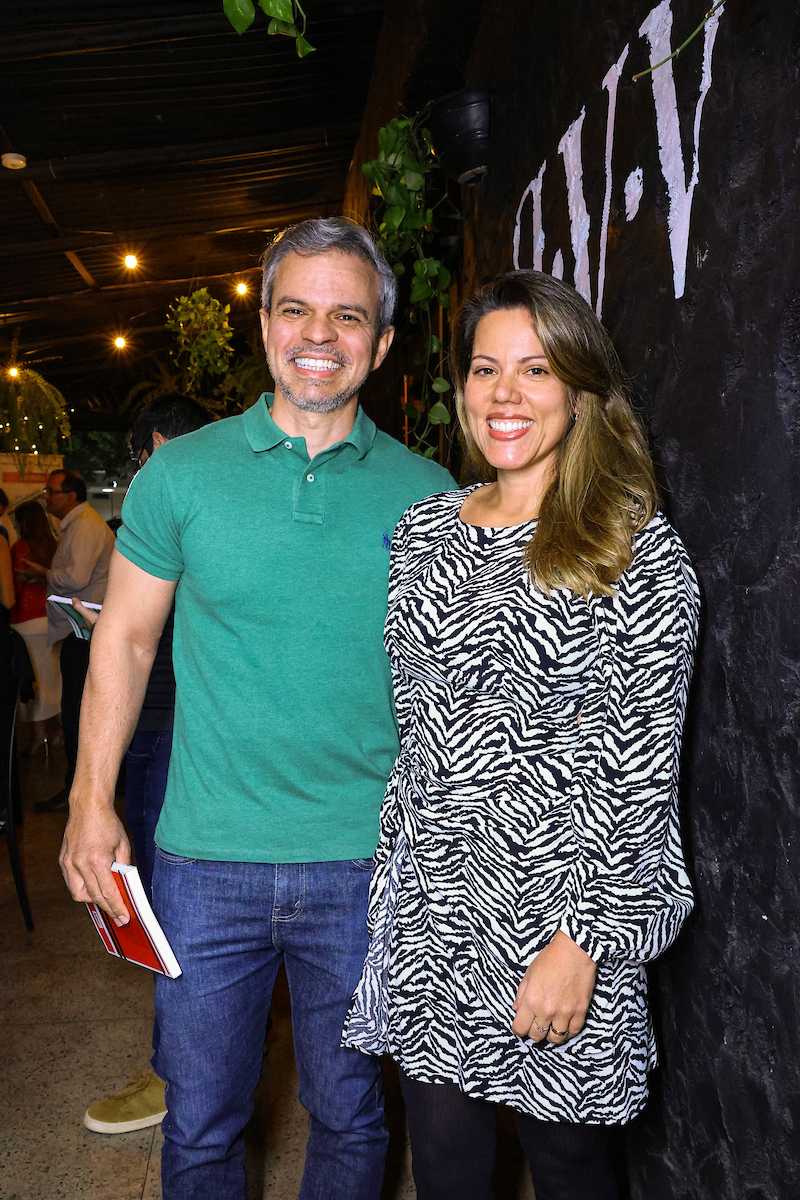 Amon Pires e Bruna Eugênio