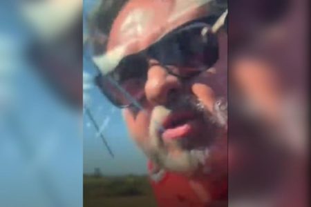 Homem atira contra casal em rodovia