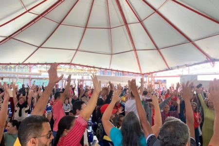 Greve servidores técnicos unb