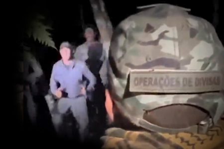 Frame do vídeo em que integrantes da PMGO falam em execução de testemunha
