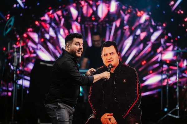 Foto colorida de Bruno e Marrone - Metrópoles