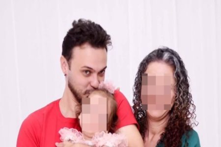 Homem com mulher e criança
