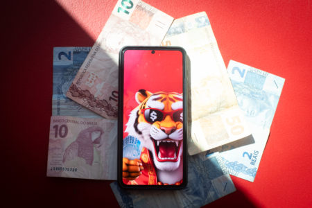 Aplicativo de celular, jogo do Tigrinho - Metrópoles