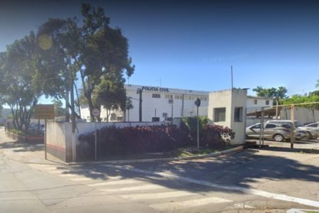 Imagem colorida mostra delegacia de Campo Limpo Paulista, no interior de São Paulo, que investiga mulher de 18 anos que matou homem de 42 anos - Metrópoles
