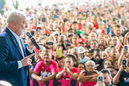 Presidente da República, Luiz Inácio Lula da Silva, durante cerimônia de lançamento da pedra fundamental do Campus Zona Leste da Universidade Federal de São Paulo (Unifesp) e do Campus Cidade Tiradentes do Instituto Federal de São Paulo, no Instituto das Cidades - Metrópoles