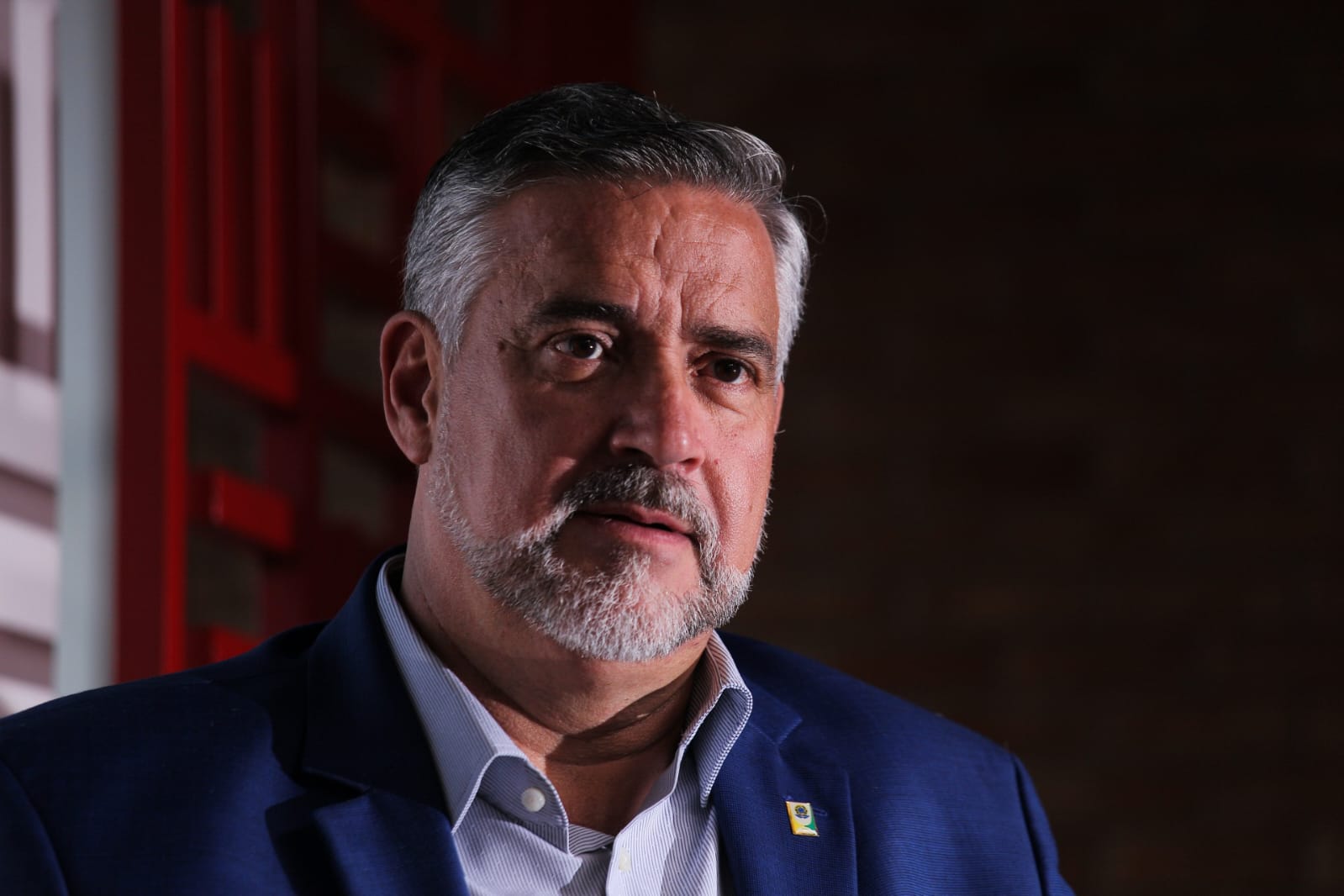 Imagem colorida do ministro Paulo Pimenta em entrevista ao Metrópoles