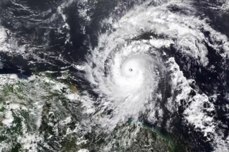 O furacão Beryl, em imagem de satélite - Metrópoles