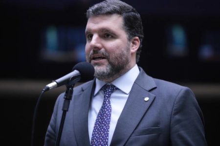imagem colorida mostra deputado pedro lupion - Metrópoles